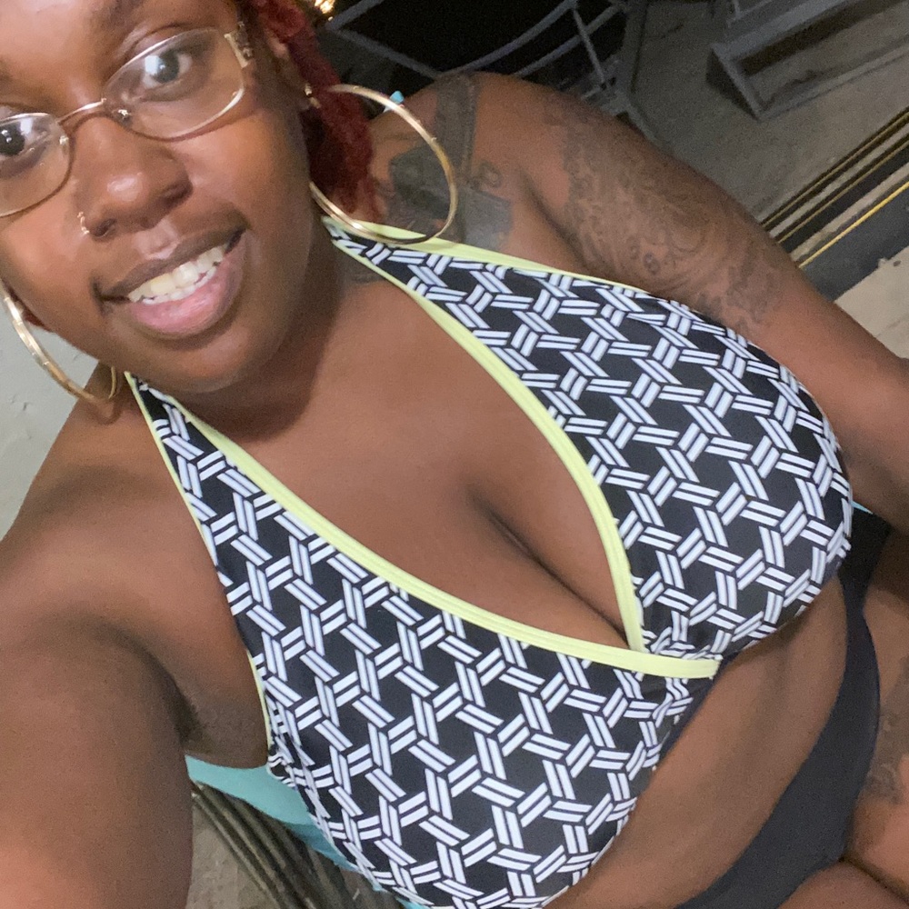 Meet your Posher, Cache